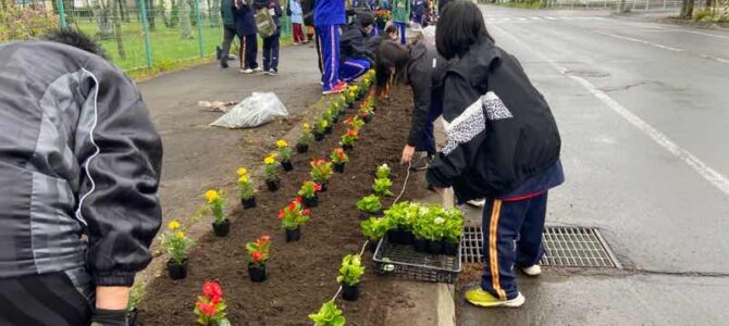 ふれあい花壇造成作業